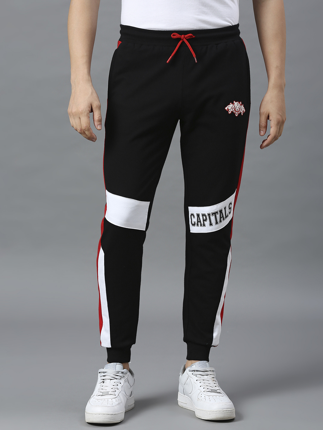 Delhi Capitals Men Black and White Colourblocked Mid-Rise Cotton Training Regular Fit Joggers (1)