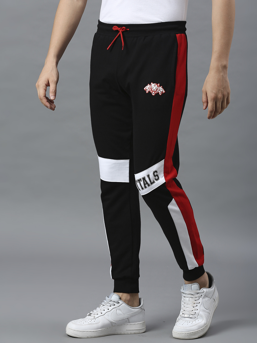 Delhi Capitals Men Black and White Colourblocked Mid-Rise Cotton Training Regular Fit Joggers (3)