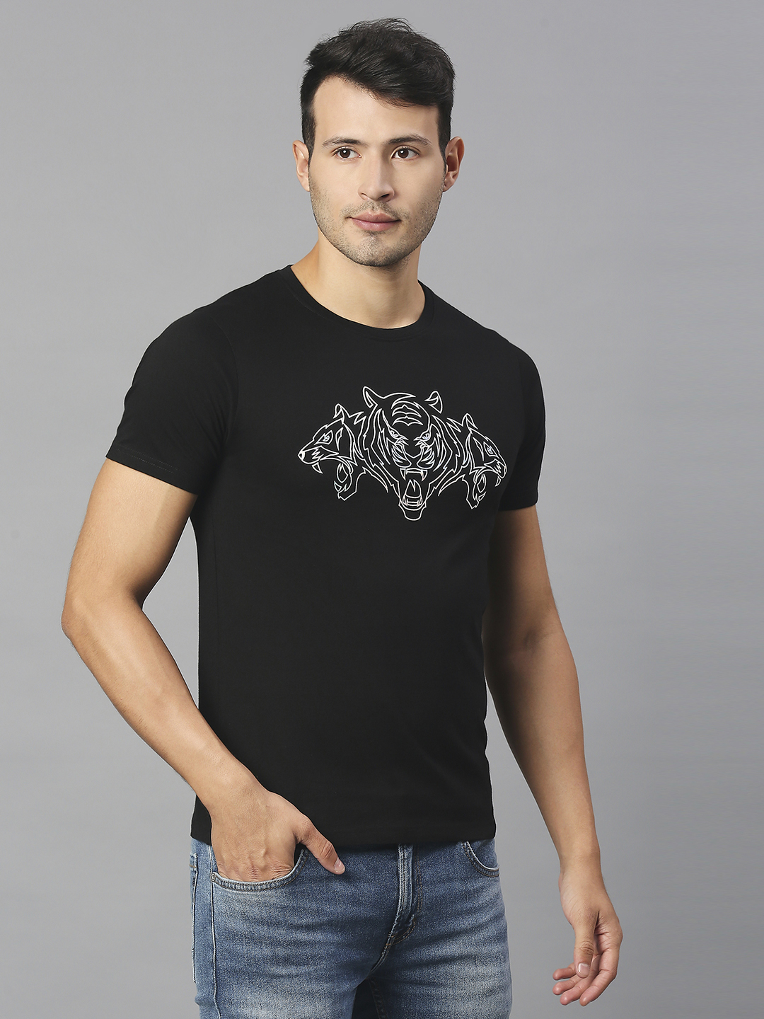 Delhi Capitals Men Black Printed Half Sleeves Round Neck Cotton T-Shirt (3)