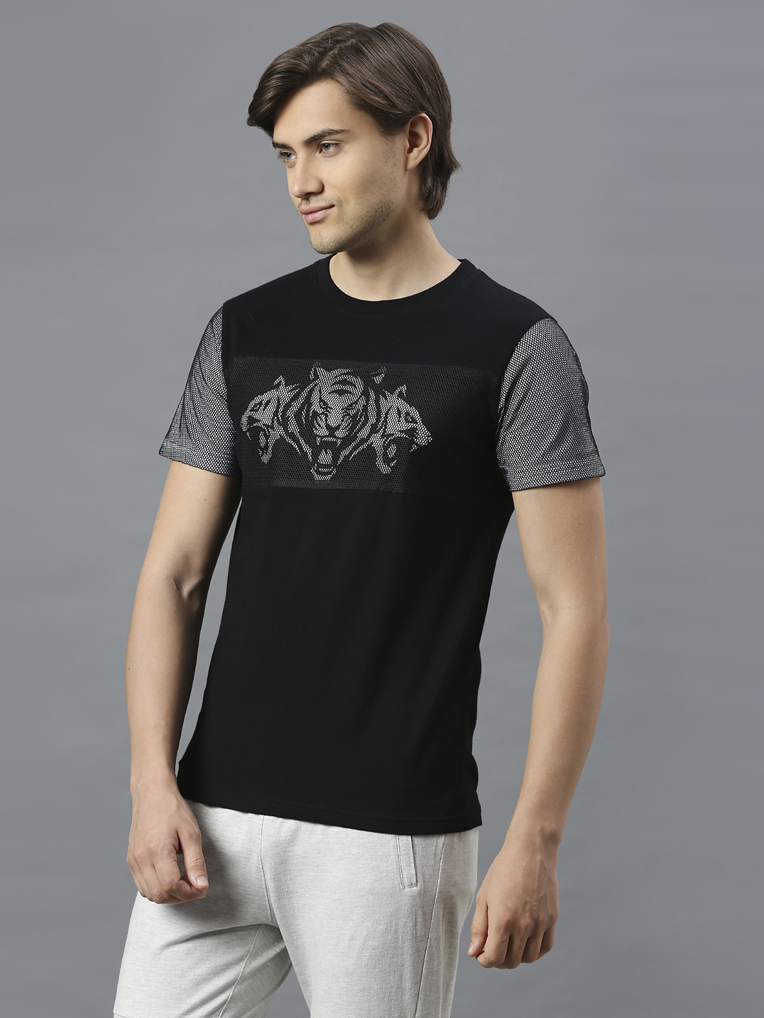 Delhi Capitals Men Black Printed Half Sleeves Round Neck Cotton T-Shirt (4)