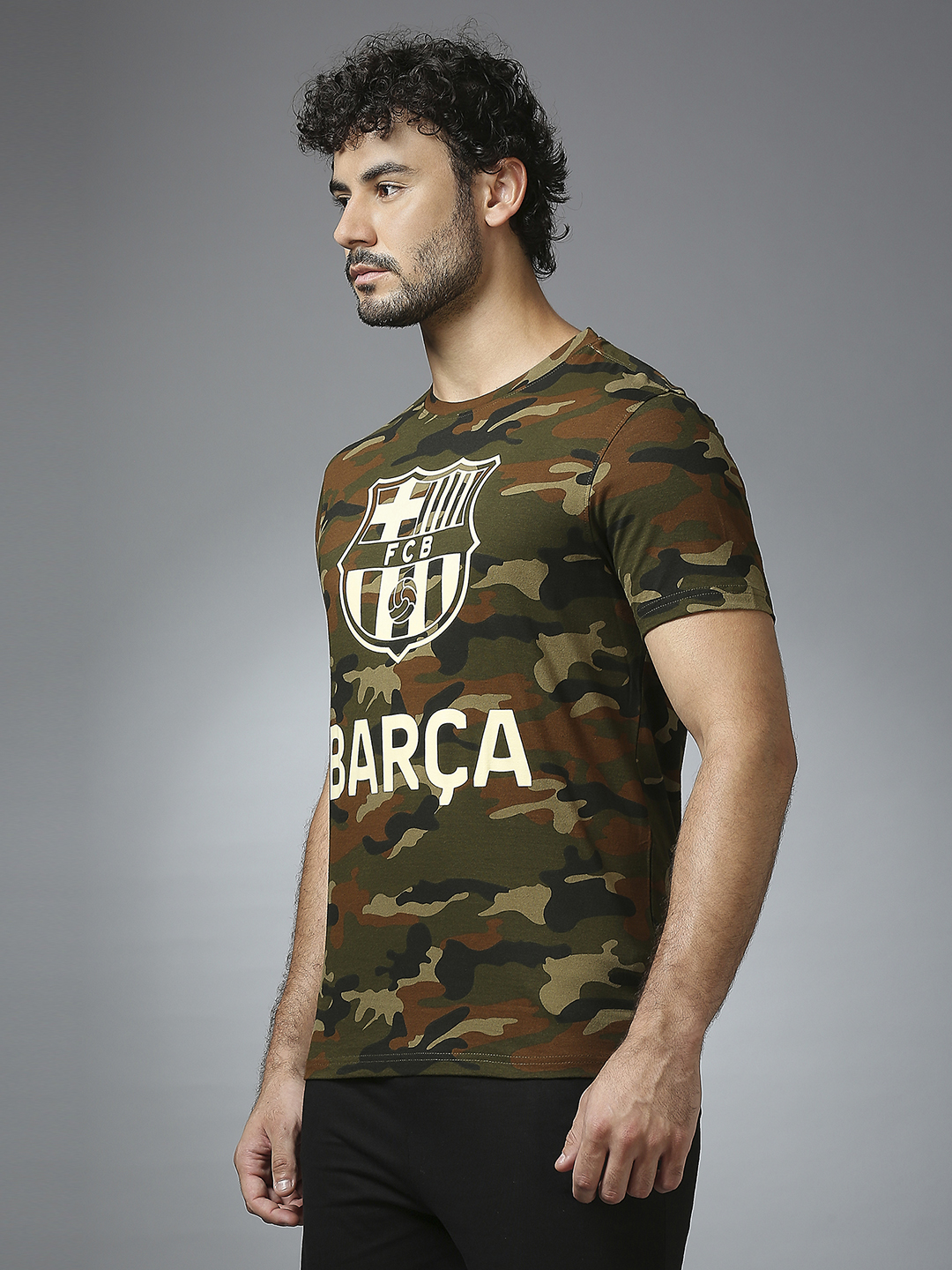 FC Barcelona FC Barcelona: Camo Print Classic Crest T-Shirt - Green (2)
