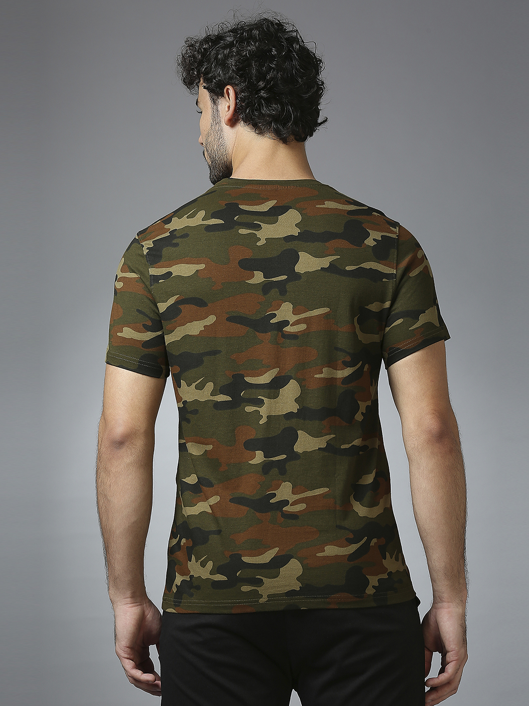 FC Barcelona FC Barcelona: Camo Print Classic Crest T-Shirt - Green (4)
