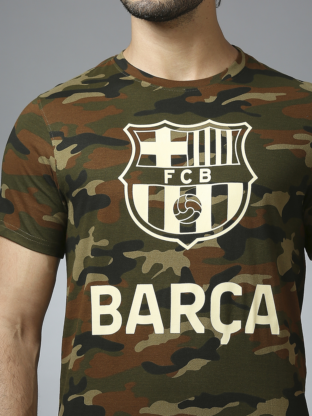 FC Barcelona FC Barcelona: Camo Print Classic Crest T-Shirt - Green (5)