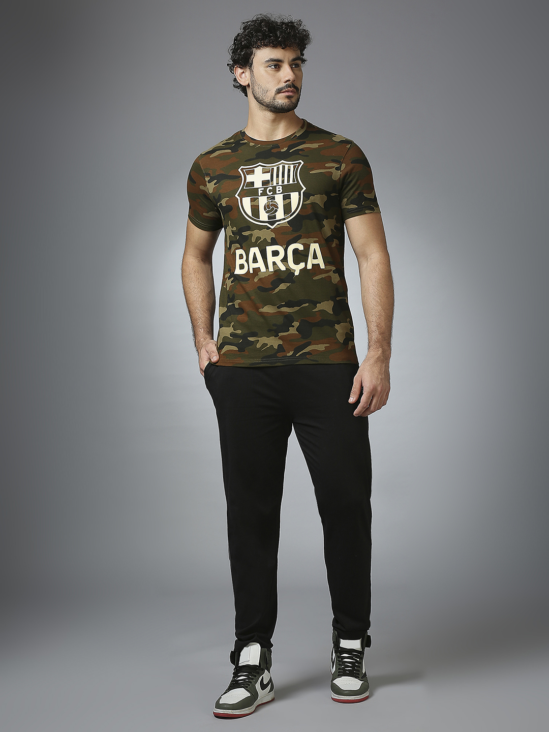 FC Barcelona FC Barcelona: Camo Print Classic Crest T-Shirt - Green (6)