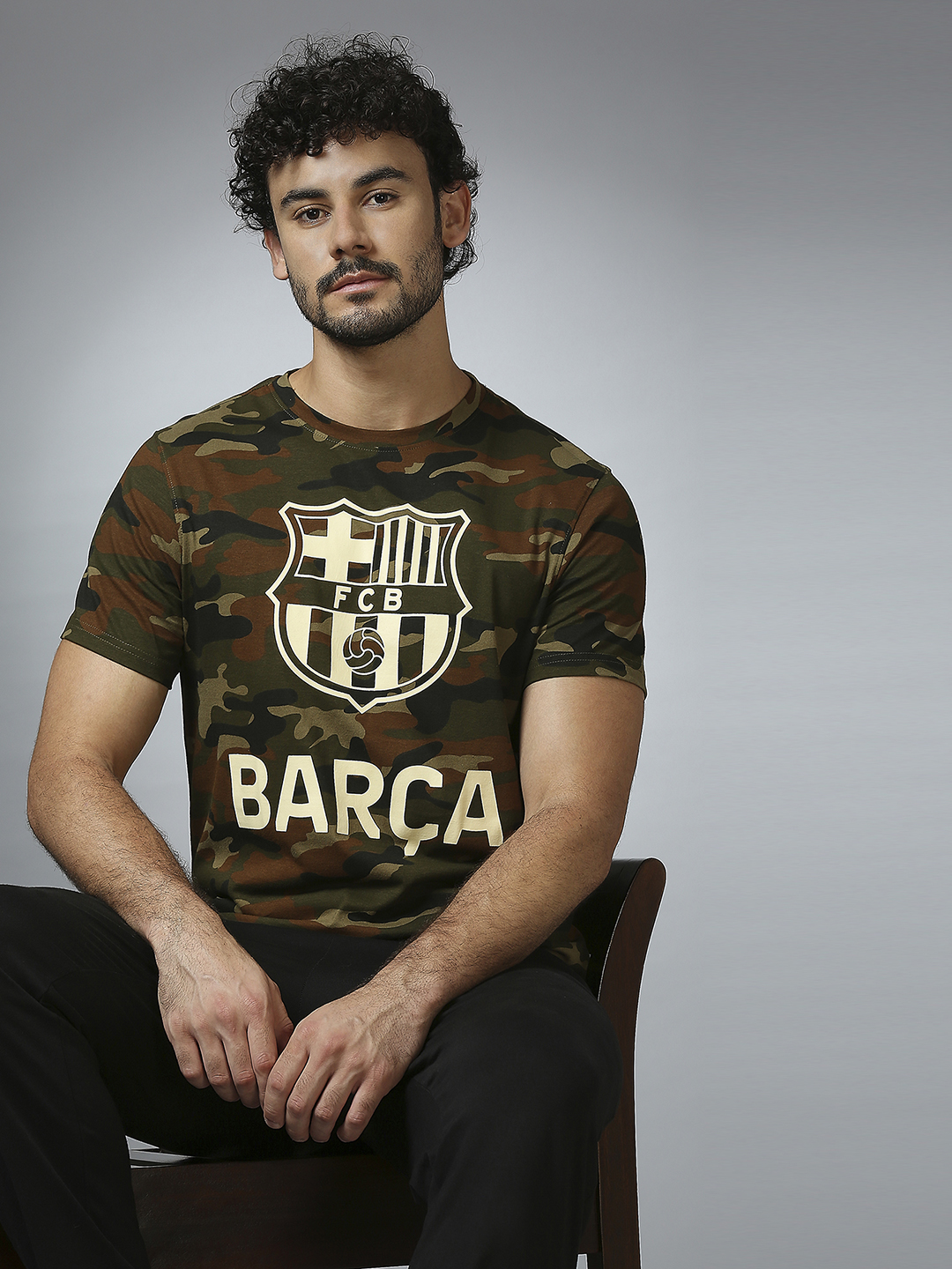 FC Barcelona FC Barcelona: Camo Print Classic Crest T-Shirt - Green (8)