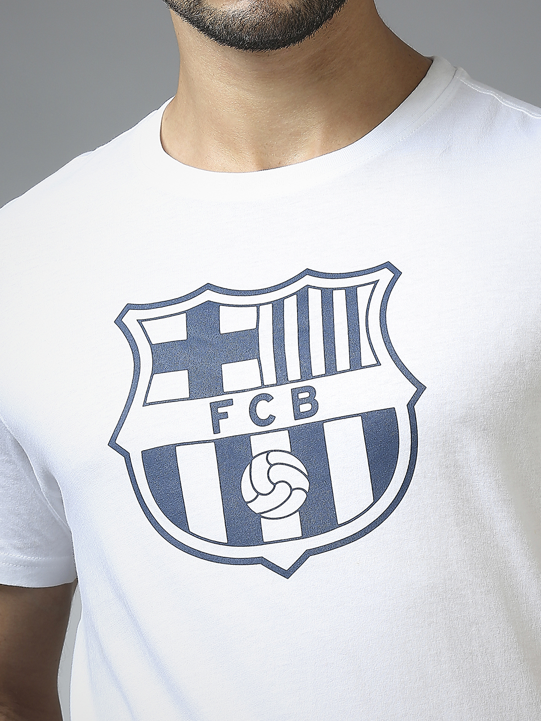 FC Barcelona FC Barcelona: Classic Crest T-Shirt - White (5)