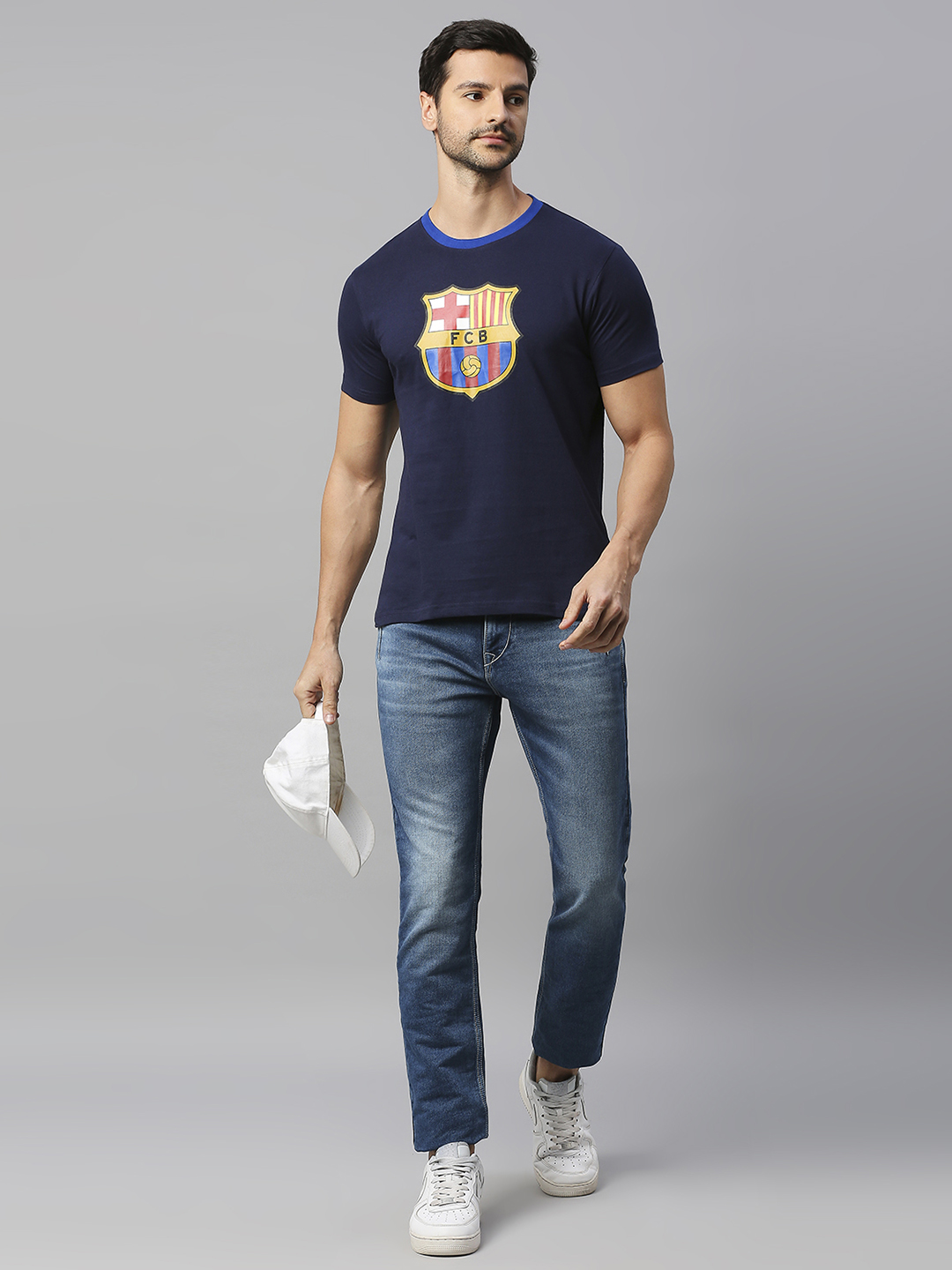 FC Barcelona FCB Crest: Men Navy Blue Printed T-Shirt (5)