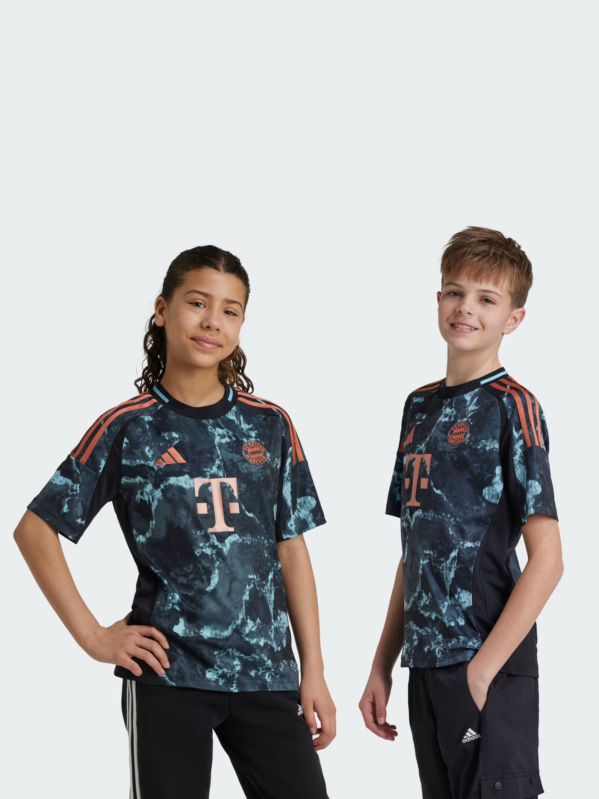 FC Bayern Munich Official Away Jersey-24/25 (4)