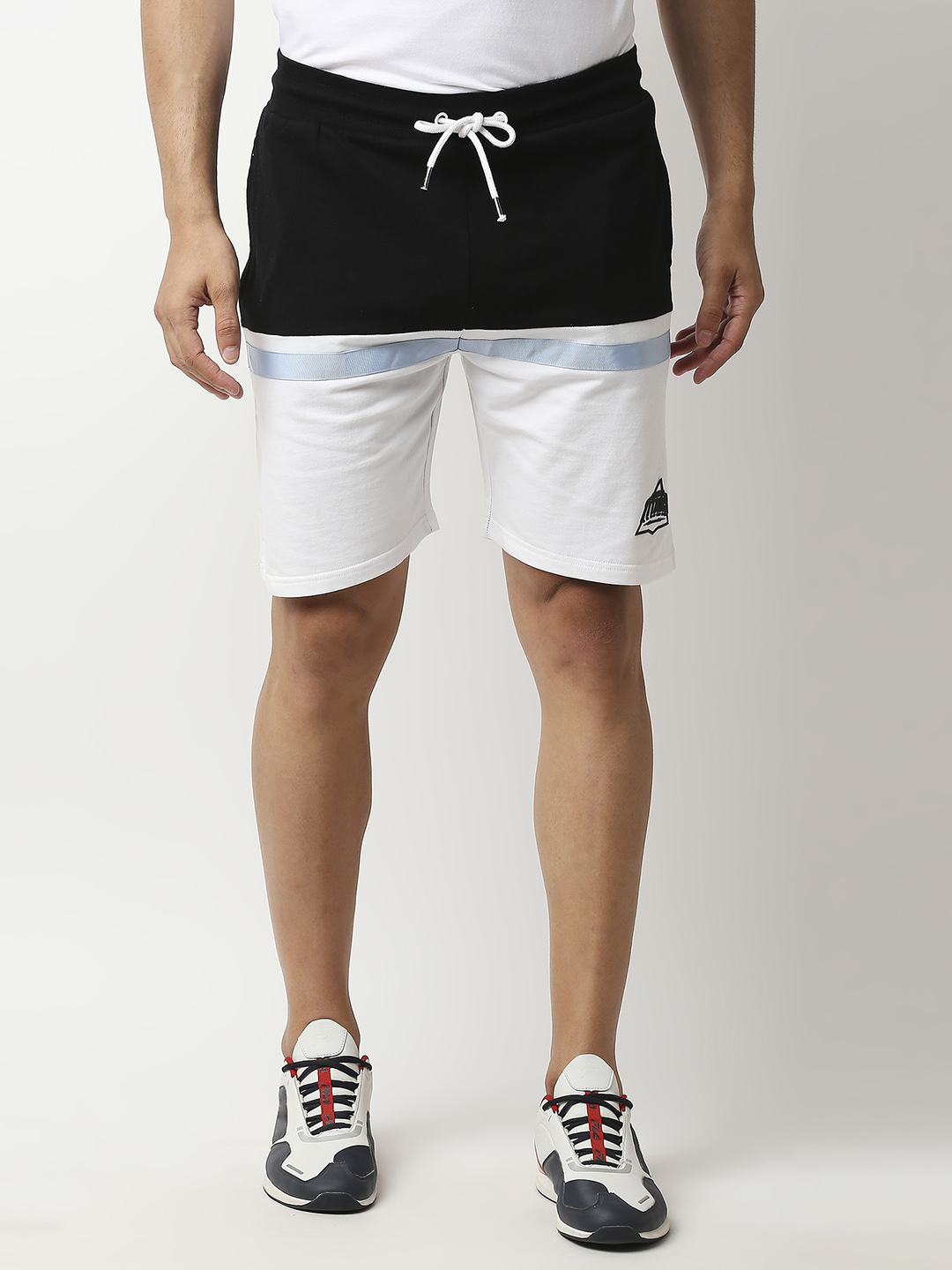 Gujarat Titans Men Black and White Colourblocked Mid-Rise Cotton Sports Shorts (1)