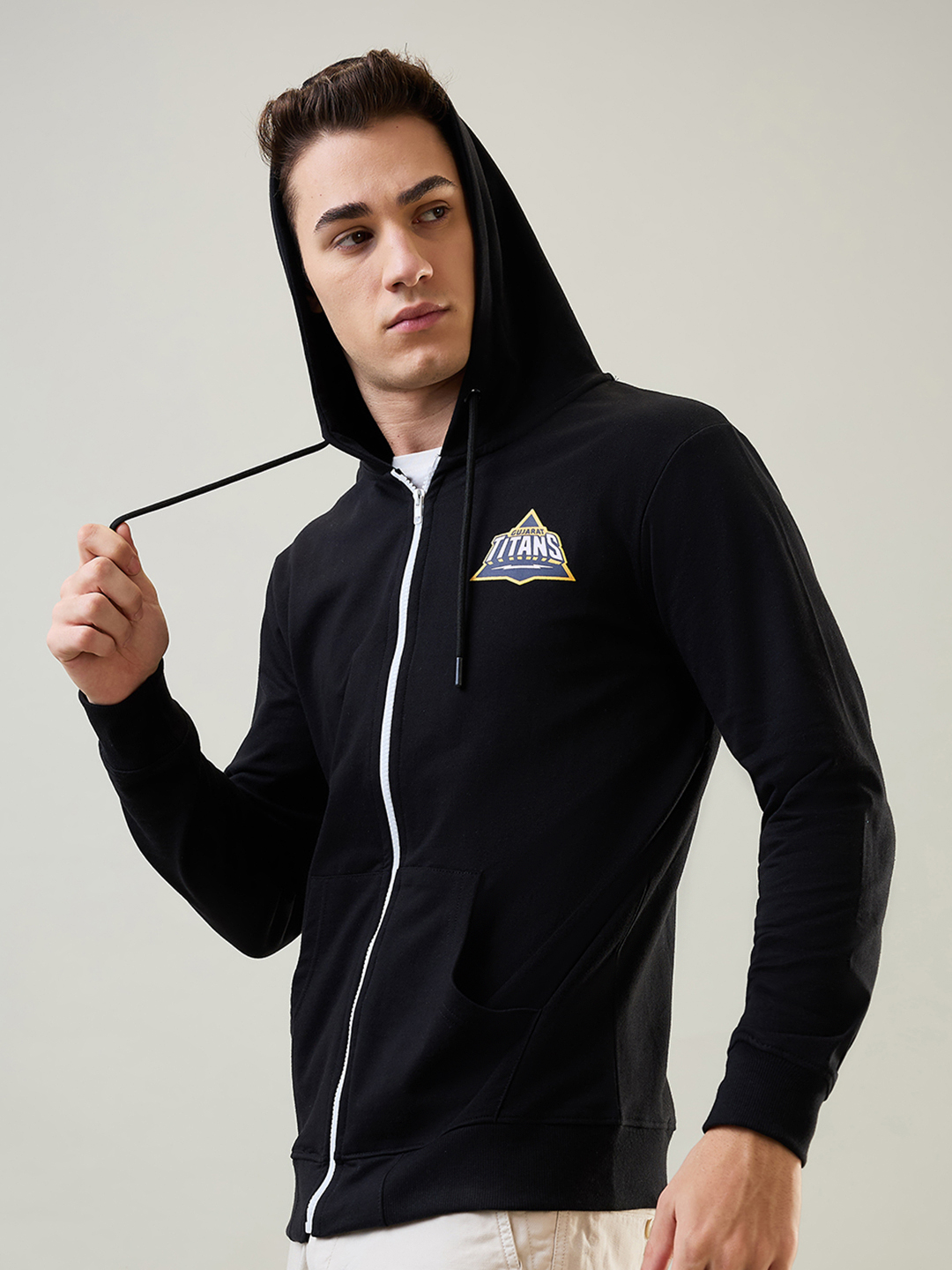 Gujarat Titans Men Black Hooded Full Sleeves Front-Open Sweatshirt (3)