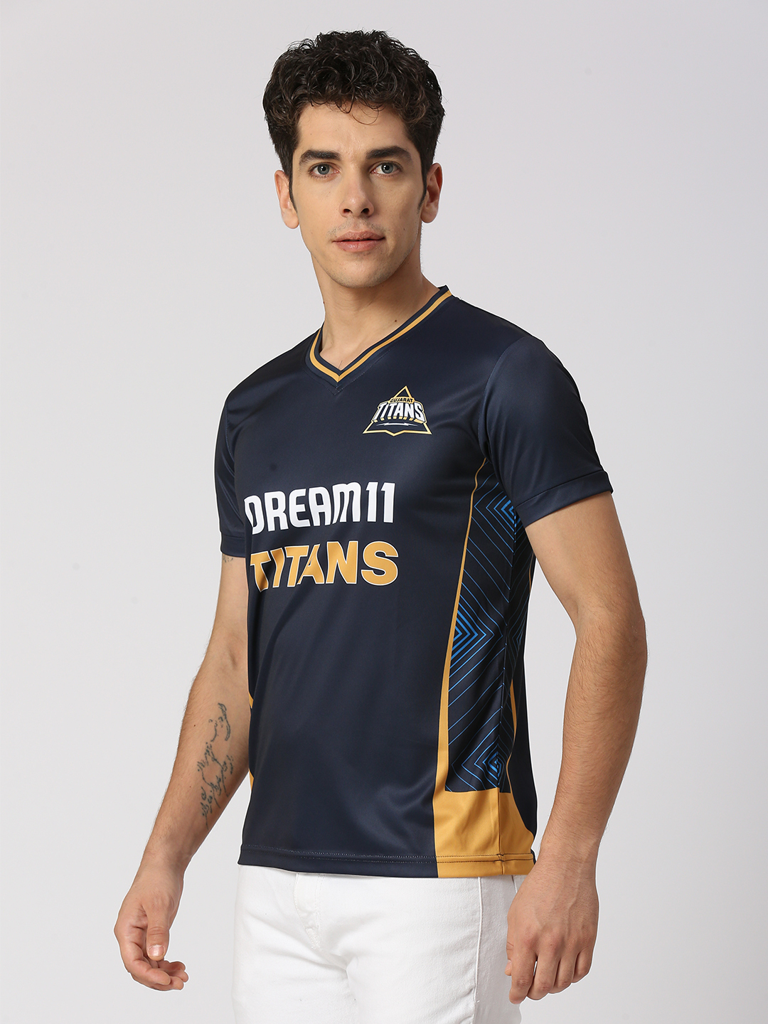 Dream11 Men Navy Blue and Gold Striped Half Sleeves V-Neck Polyester T-Shirt (3)