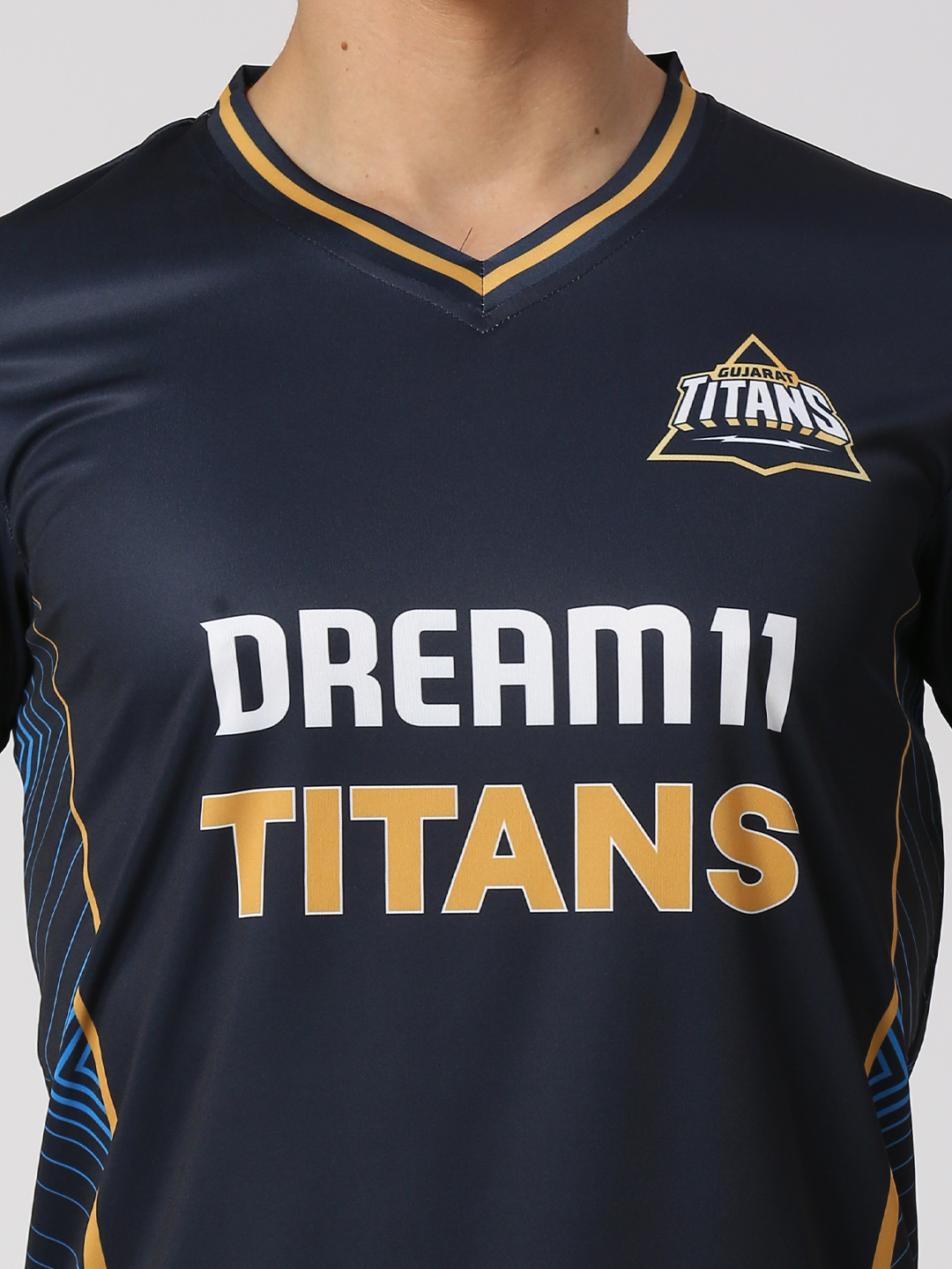 Dream11 Men Navy Blue and Gold Striped Half Sleeves V-Neck Polyester T-Shirt (6)