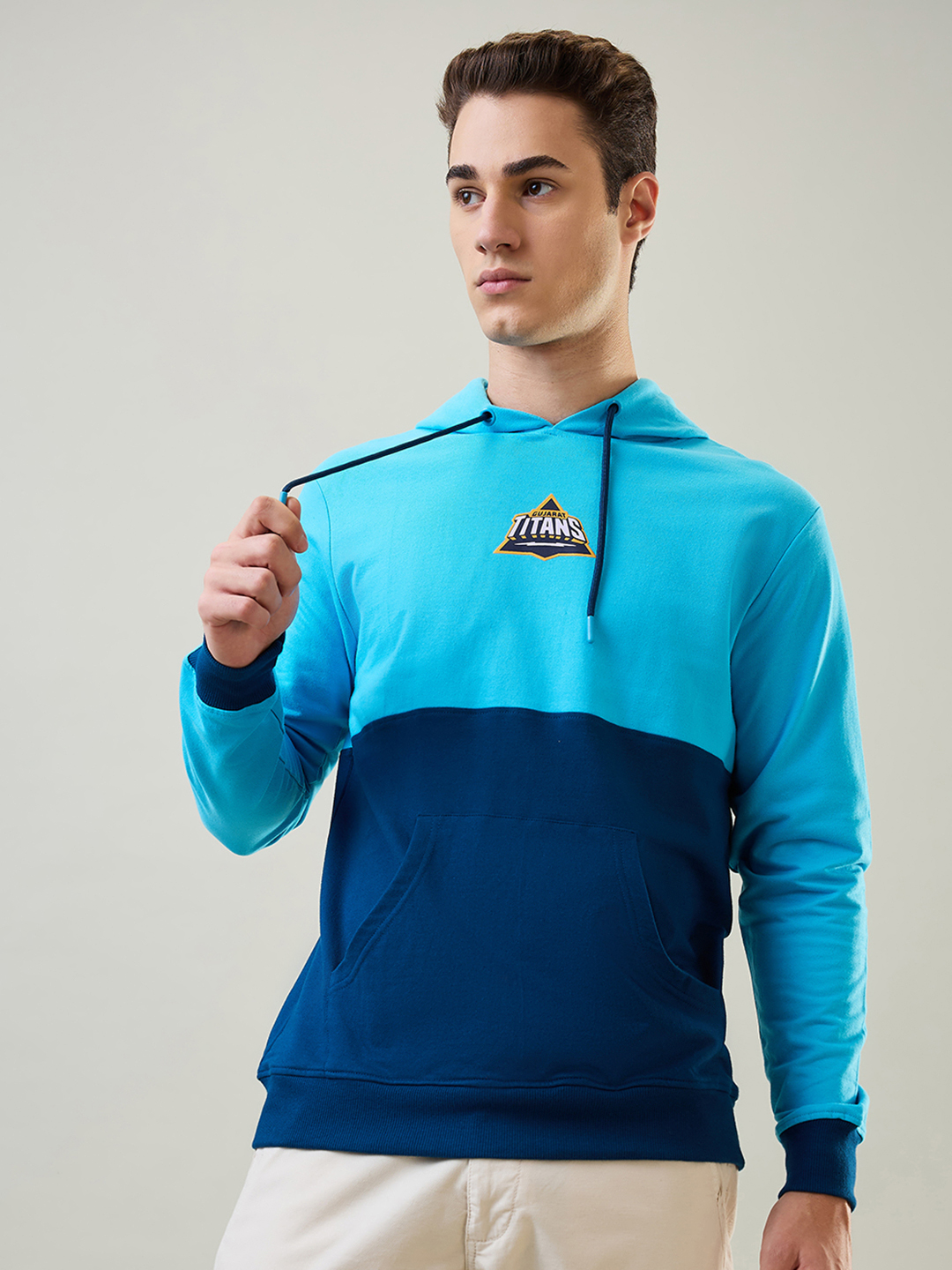 Gujarat Titans Men Navy and Lt. Blue Colourblocked Full Sleeves Hooded Sweatshirt  (2)