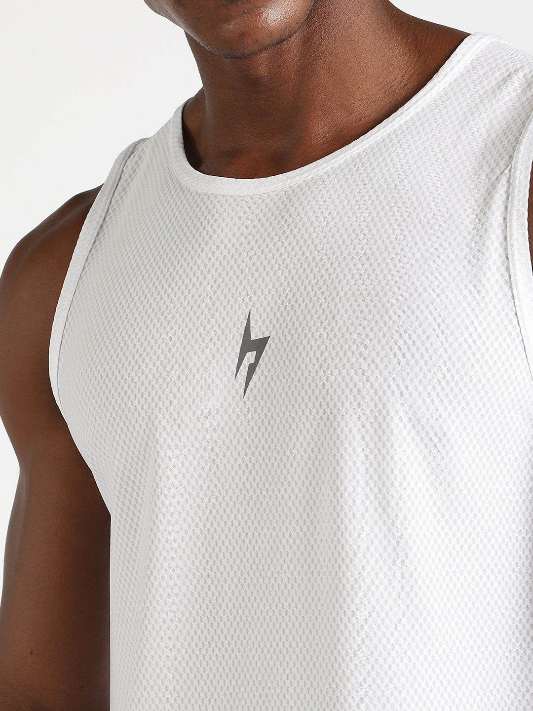 Hardik Pandya Evolve Regular Fit Vest in White for Men 
 (8)