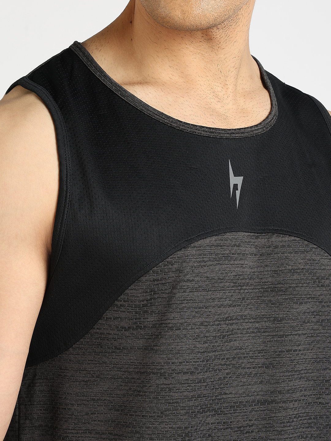 Hardik Pandya Vertex Regular Fit Vest in Black for Men (9)
