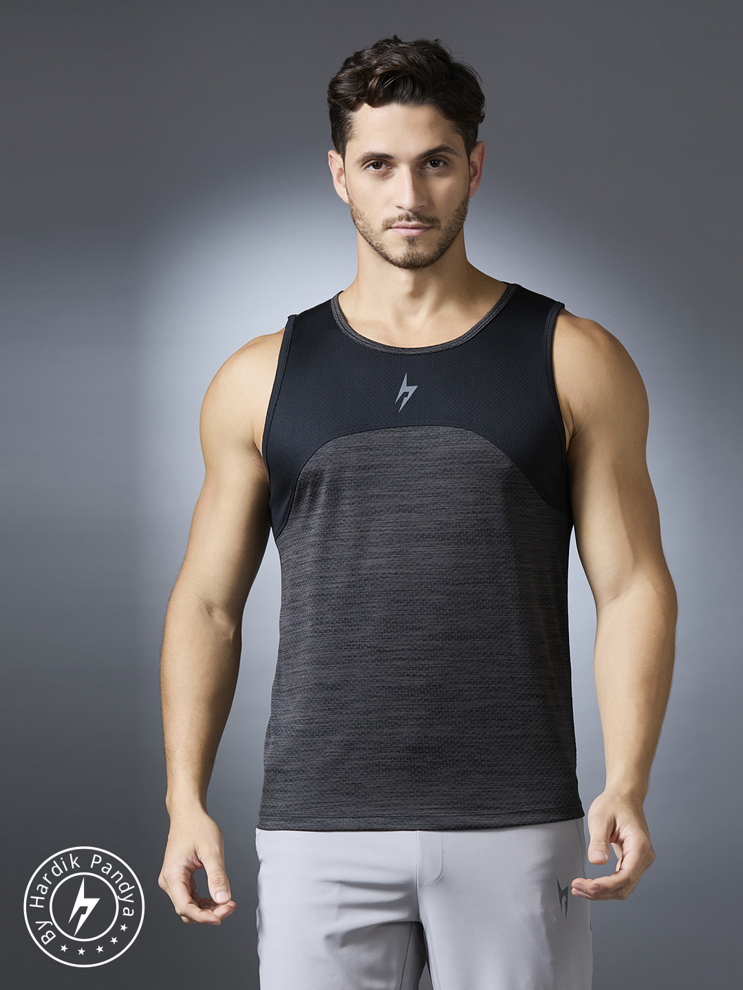 Hardik Pandya Vertex Regular Fit Vest in Black for Men