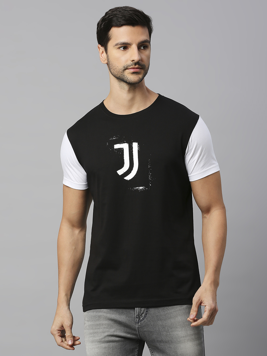 Juventus F.C. Men Black and White Colorblocked Logo Printed Round Neck Cotton T-shirt