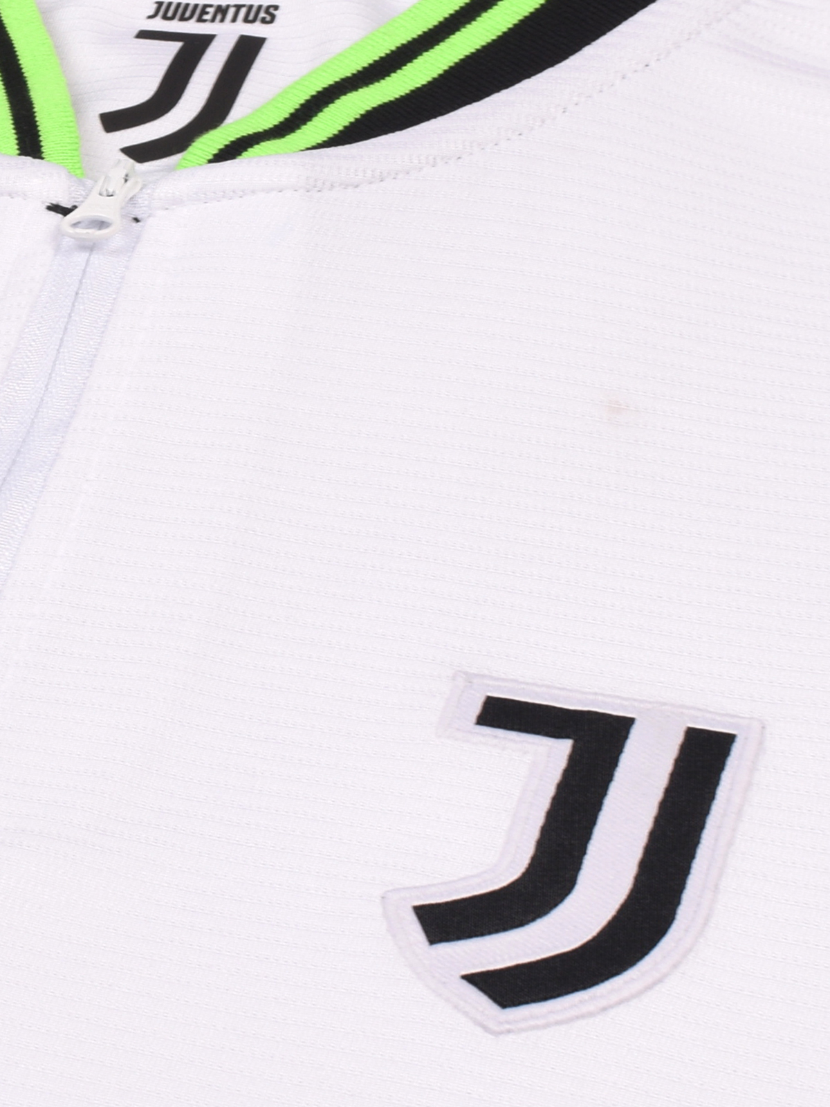 Juventus F.C. Men White Logo Printed Half Sleeves Henley Neck Polyester T-Shirt (3)