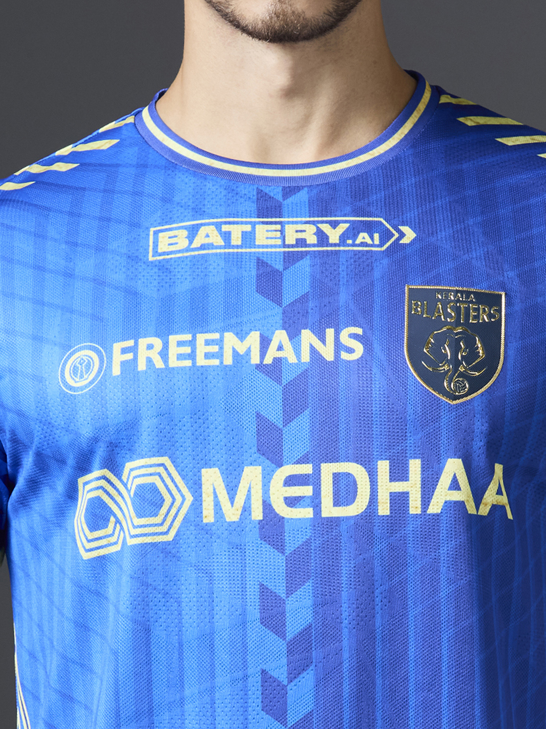 Kerala Blasters FC Official 2024 Away Jacquard Polyester Fan Jersey (6)