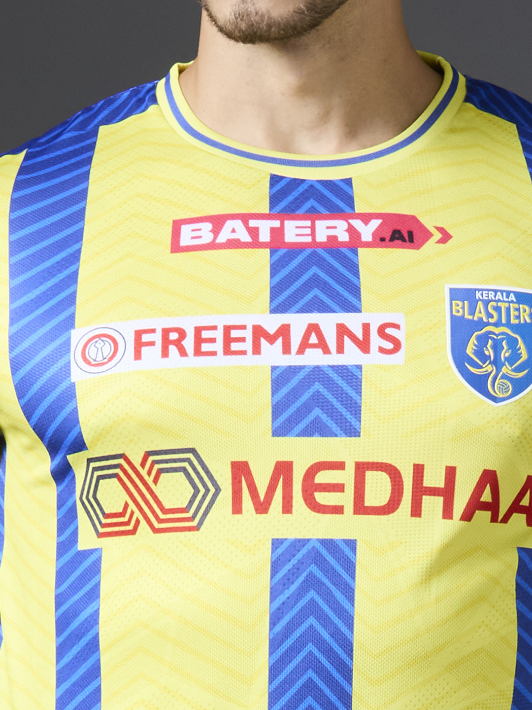 Kerala Blasters FC Official 2024 Home Jacquard Polyester Fan Jersey (6)