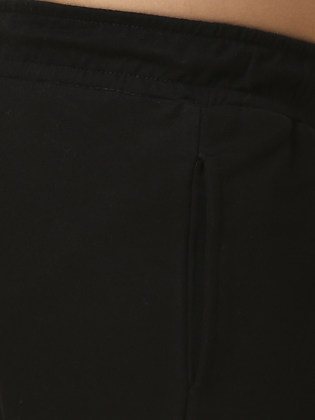 Kolkata Knight Riders Boys Black Logo Printed Mid-Rise Active Sports Shorts (6)