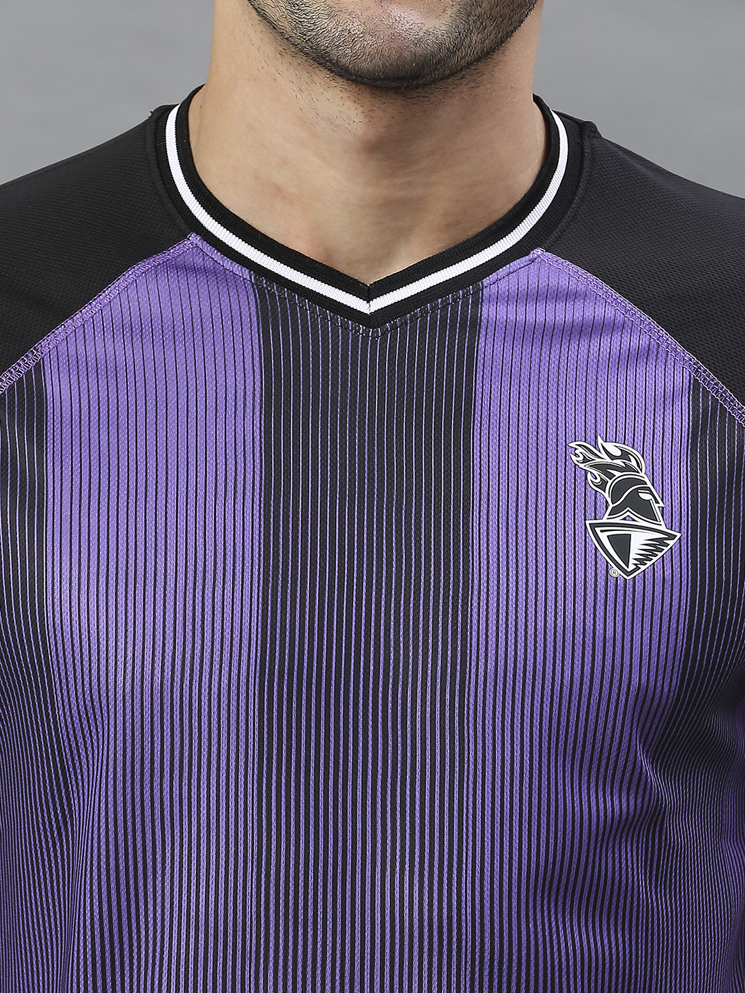 Kolkata Knight Riders Men Black Colourblocked V-Neck T-Shirts (7)