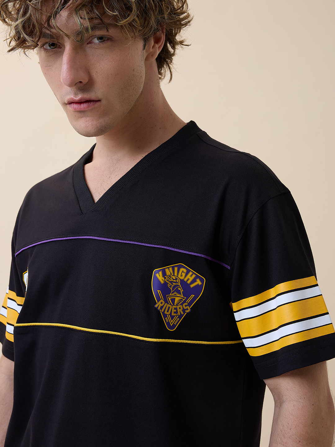 Kolkata Knight Riders Men Black Logo Printed Half Sleeves V-Neck Oversized Cotton T-Shirt (2)