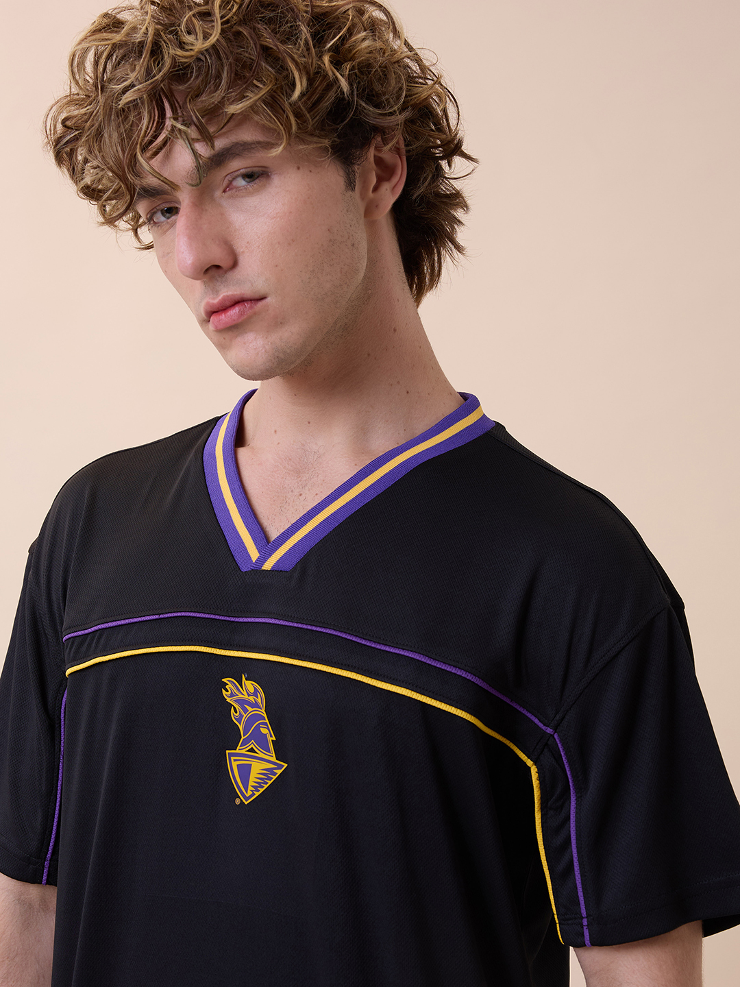 Kolkata Knight Riders Men Black Logo Printed Half Sleeves V-Neck Oversized Cotton T-Shirt (3)