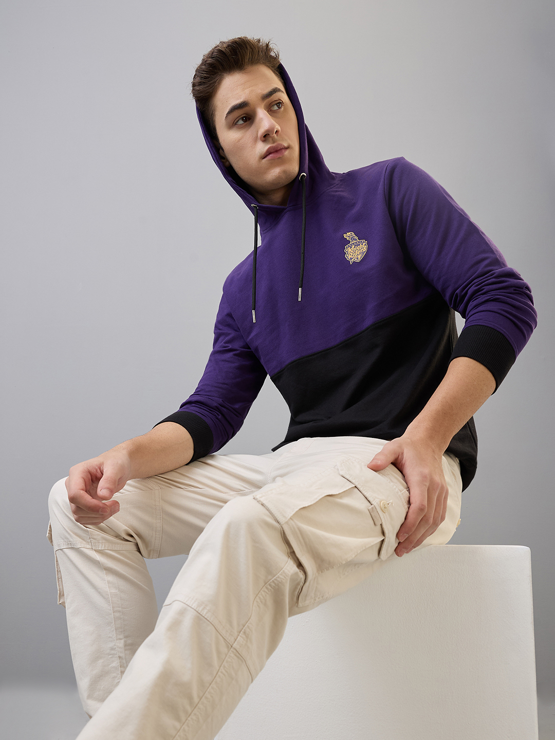 Kolkata Knight Riders Men Purple and Black Colourblocked Full Sleeves Hooded Sweatshirt (5)