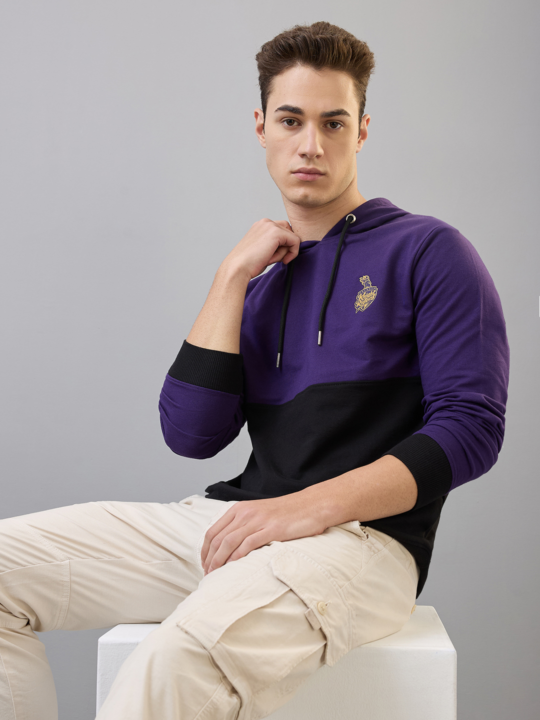 Men Purple and Black Colourblocked Full Sleeves Hooded Sweatshirt