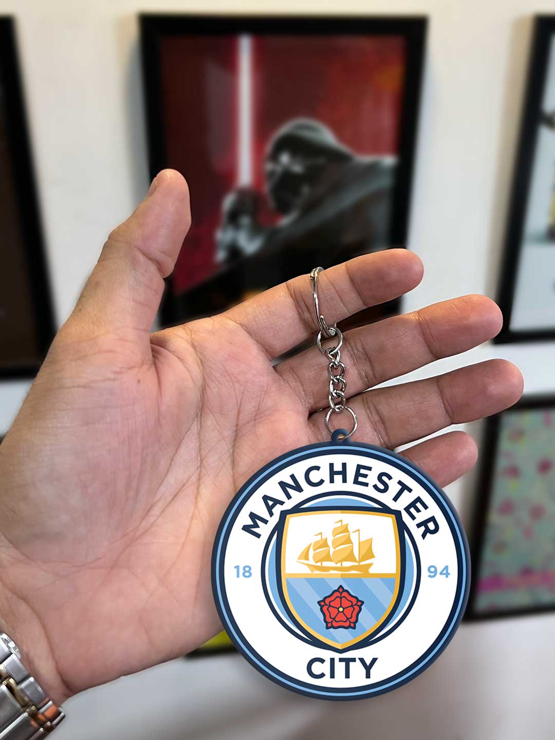 Manchester City F.C. Blue and White Printed Manchester City Crest Acrylic Keychain (Pack of 1) (4)