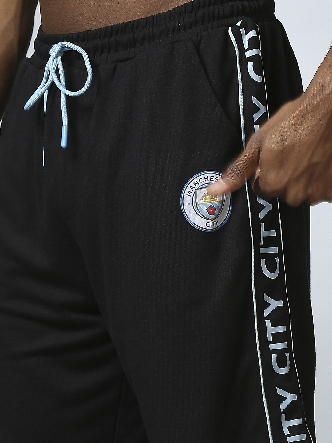 Manchester City F.C. Men Black Logo Printed Mid-Rise Polyester Athleisure Shorts (8)