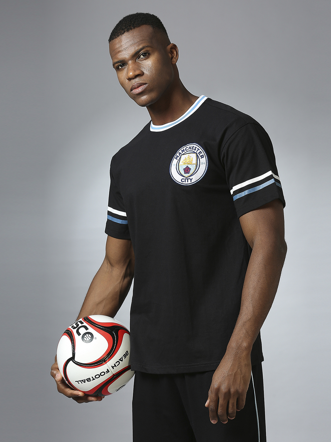 Manchester City F.C. Men Black Printed Half Sleeves Round Neck Oversized Classic Crest T-Shirt (7)