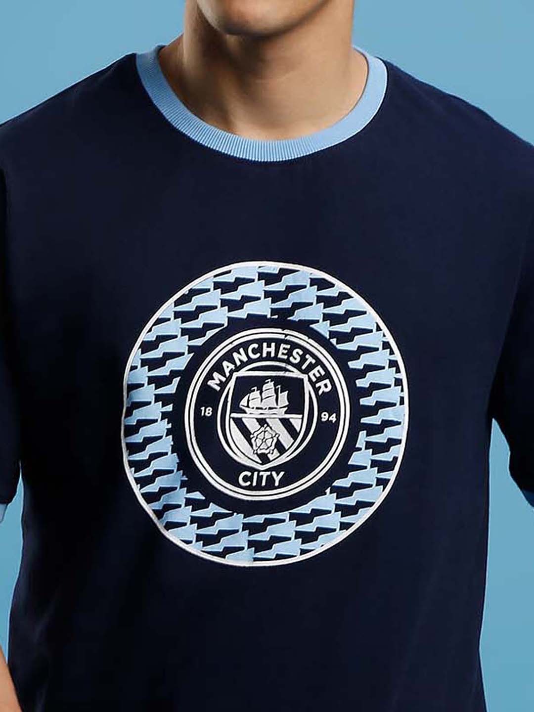 Manchester City F.C. Men Blue Typography Logo Printed Round Neck Cotton T-Shirt (6)