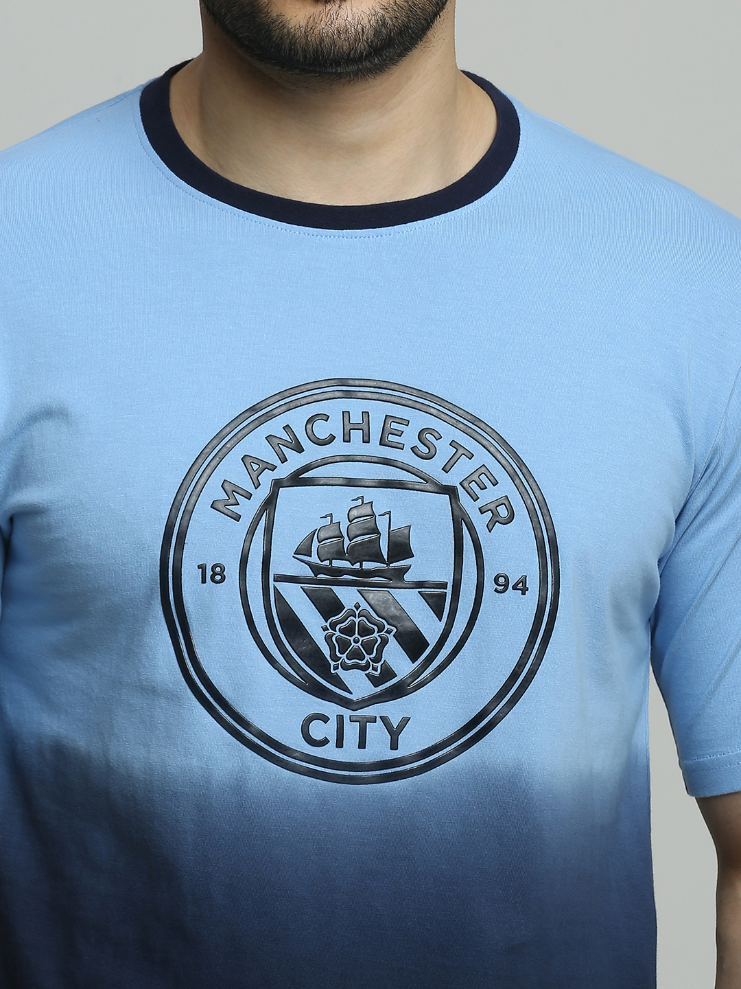 Manchester City F.C. Men Dark Blue Ombre Printed Round Neck Cotton T-shirt (7)