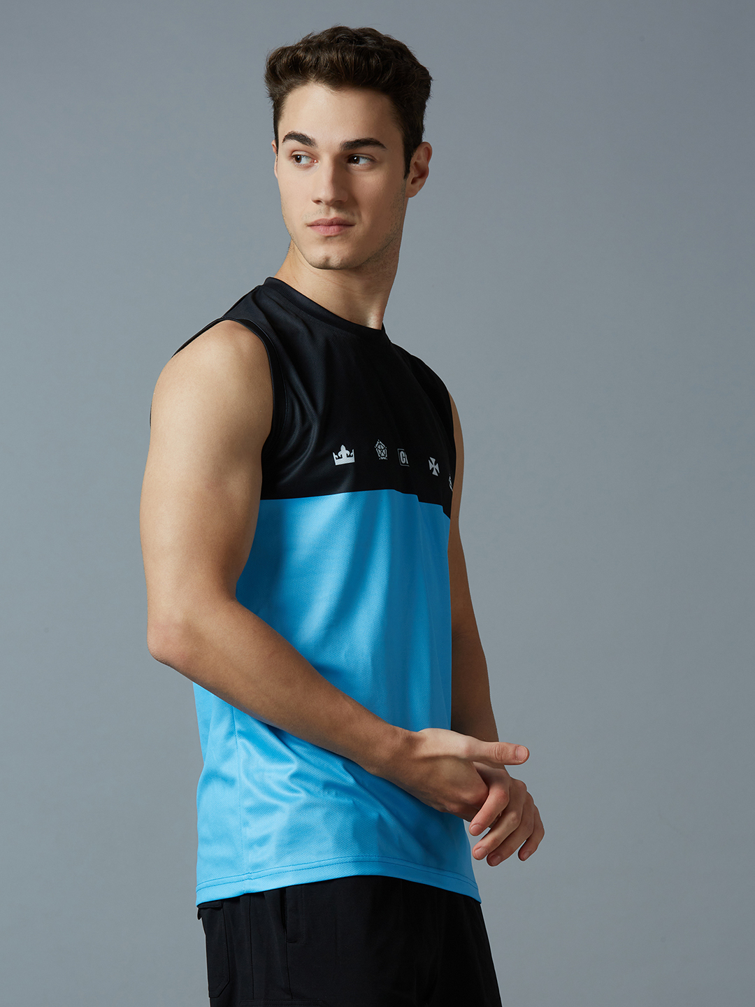 Manchester City F.C. Men Sky Blue and Black Printed Colorblocked Polyester Vest (3)