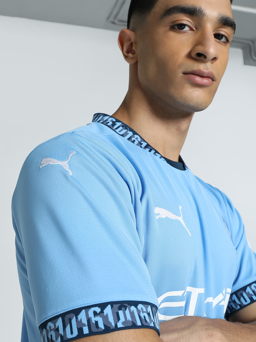 Manchester City F.C. Official Home Replica Jersey (6)