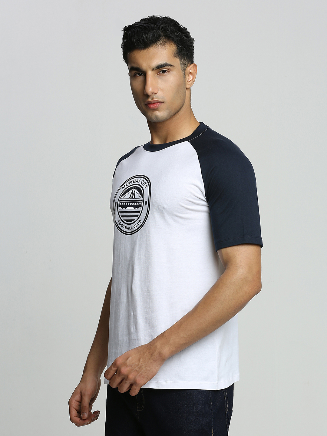 Mumbai City FC Men White and Navy Blue Logo Cotton Round Neck T-shirt (2)