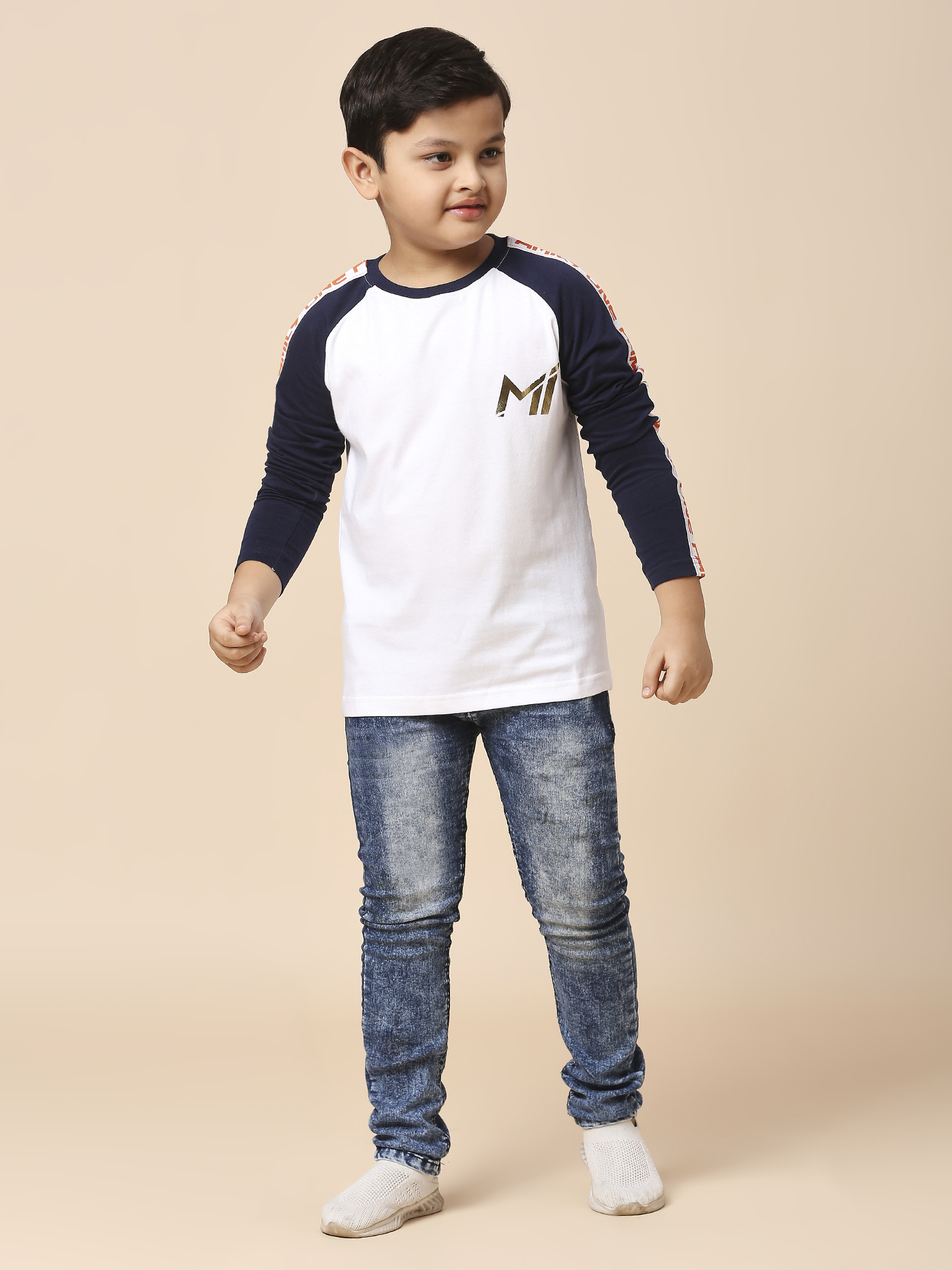 Mumbai Indians Boys White and Navy Blue Colourblocked Full Sleeves Round Neck Polyester T-Shirt (4)
