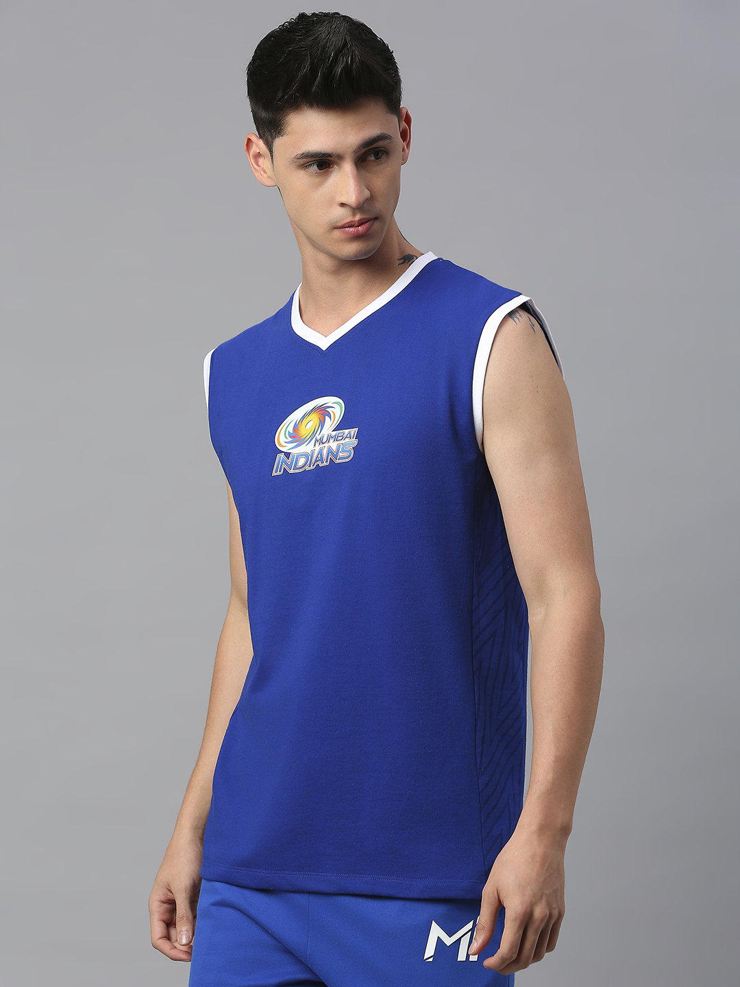 Mumbai Indians Men Blue Logo Printed Sleeveless V-Neck Cotton Sports Vest (2)