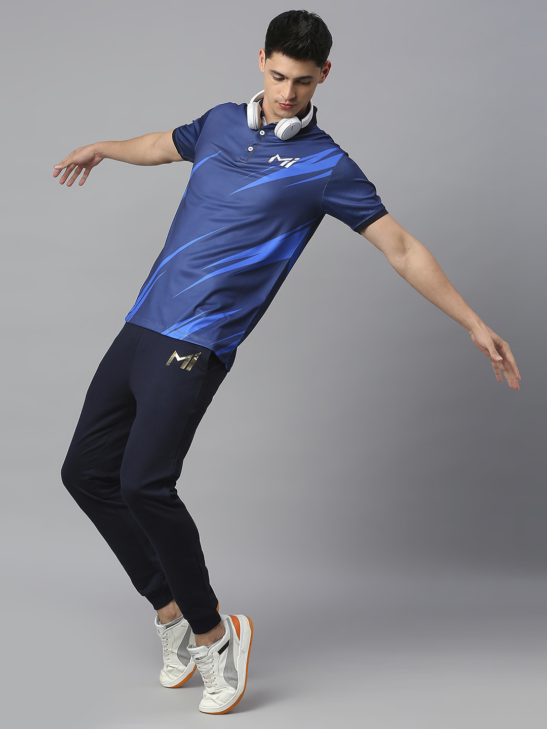 Mumbai Indians Men Navy and Gold Logo Printed Mid-Rise Slim Fit Cotton Training Joggers (5)