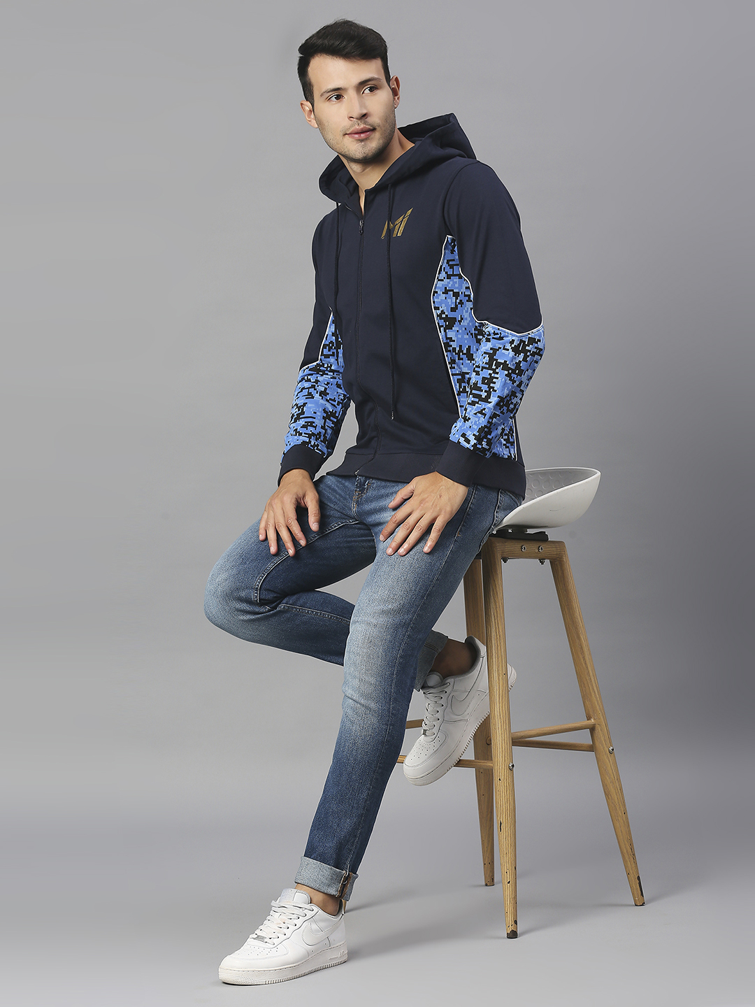 Mumbai Indians Men Navy Blue Printed Full Sleeves Hooded Pullover Jacket (4)