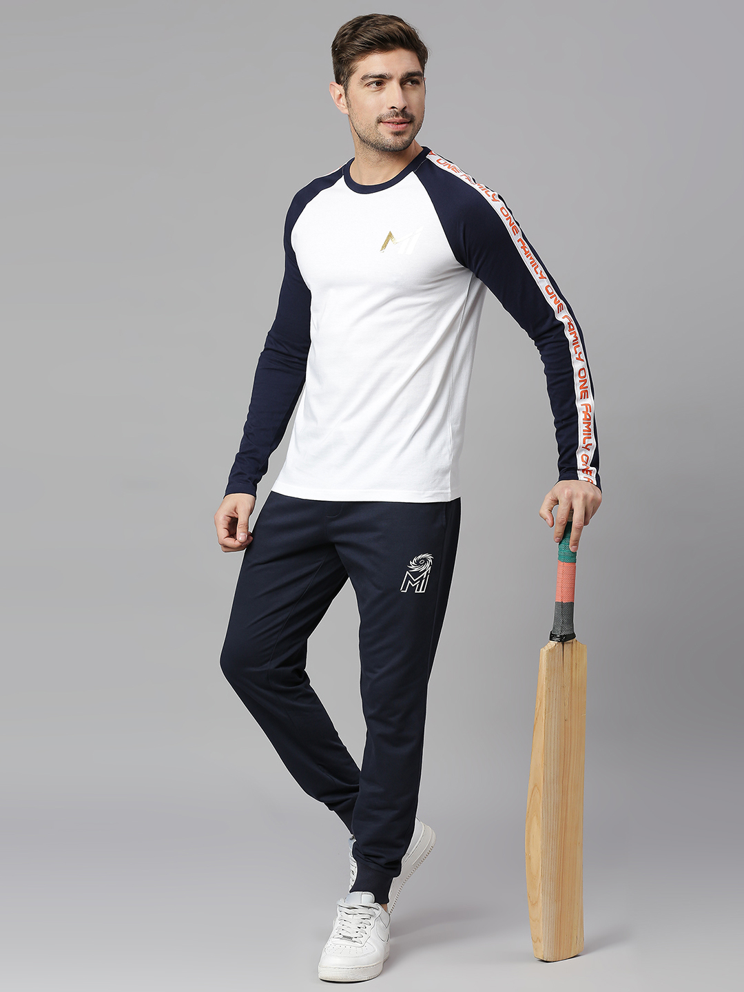 Mumbai Indians Men White and Navy Blue Colourblocked Full Sleeves Round Neck Cotton T-Shirt (4)