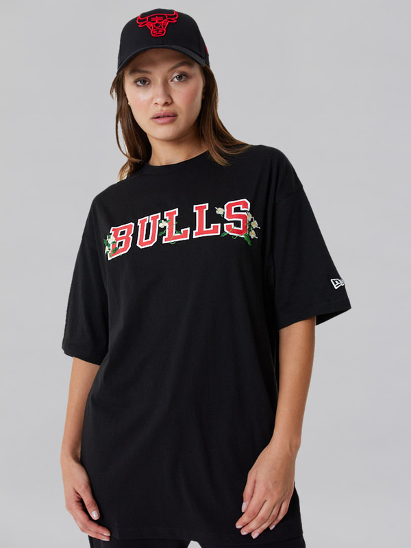 NBA - Chicago Bulls Chicago Bulls NBA Floral Graphic Black Oversized T-Shirt (4)