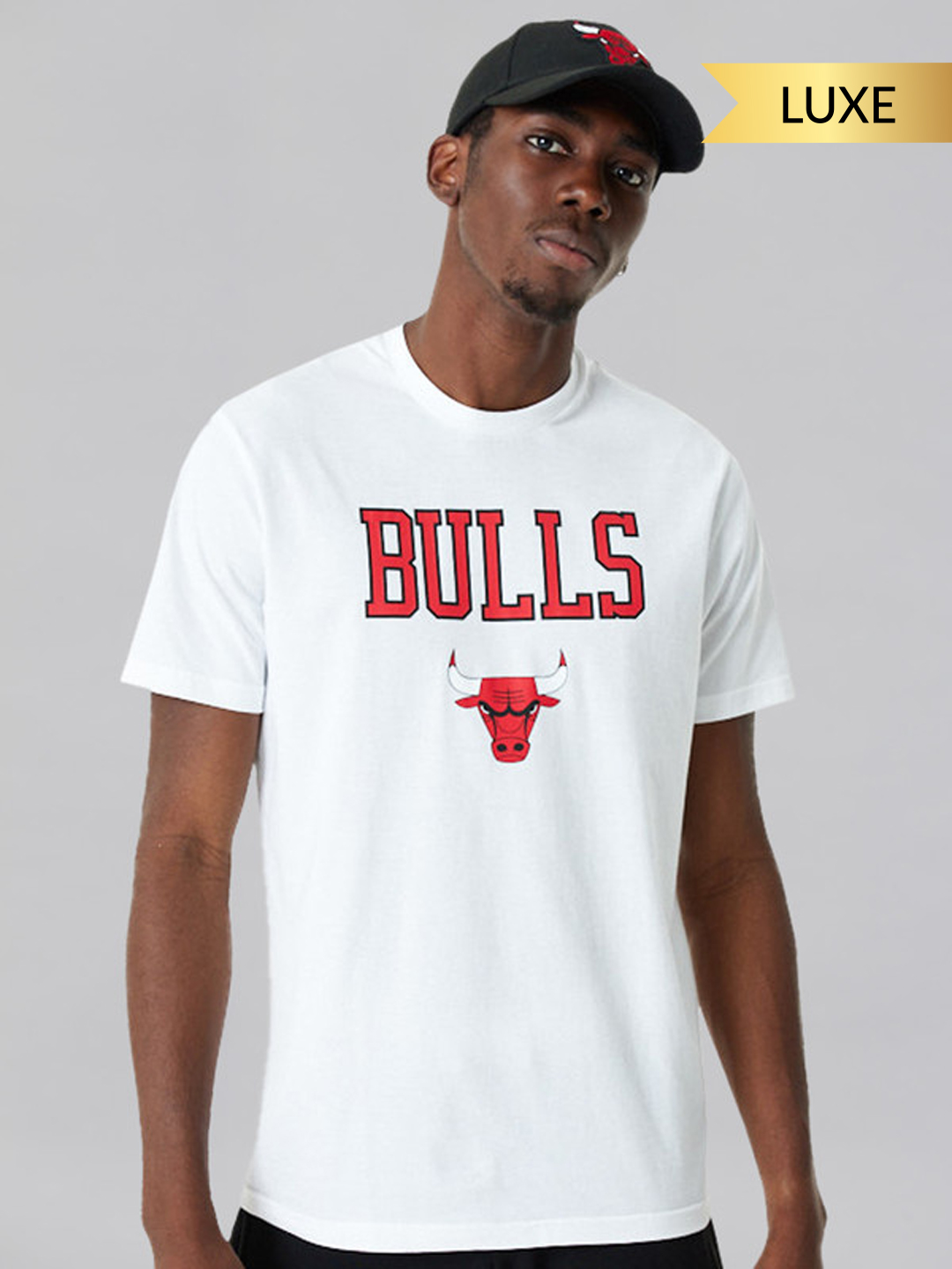 Chicago Bulls NBA Team Logo White T-Shirt