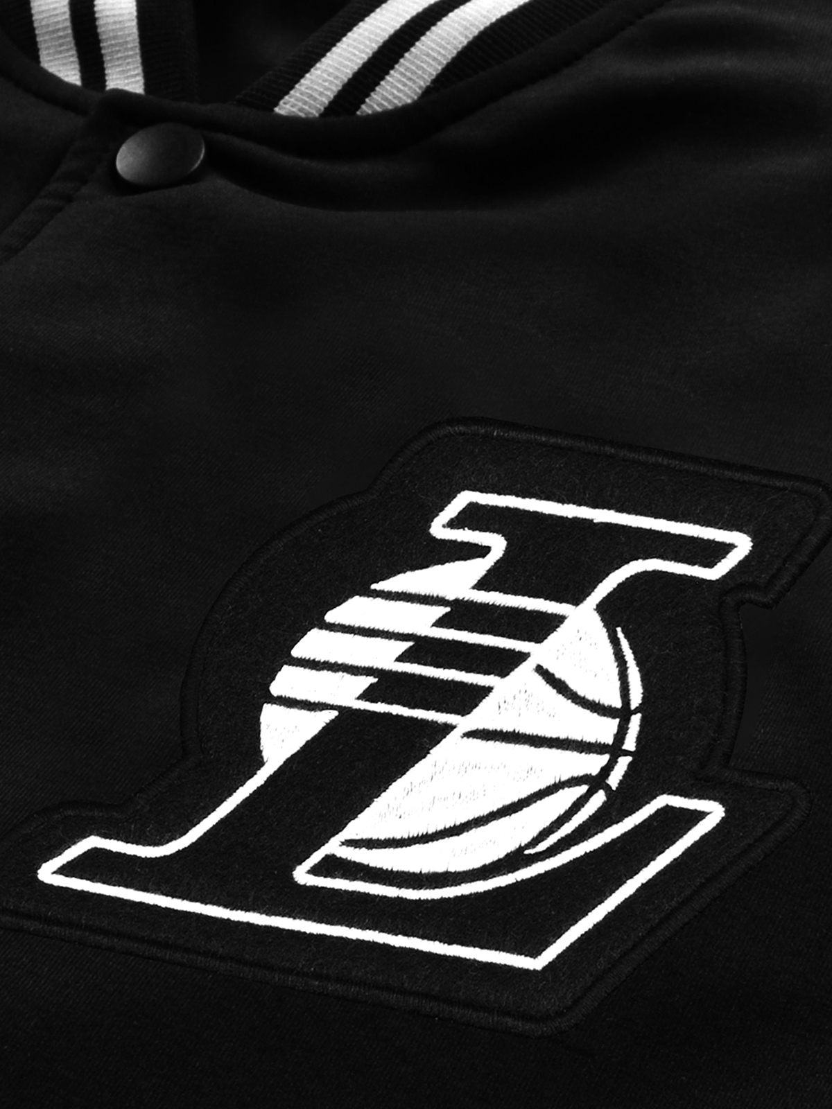 NBA - Los Angeles Lakers Men Black Printed Long Sleeves PU Varsity Jacket (3)