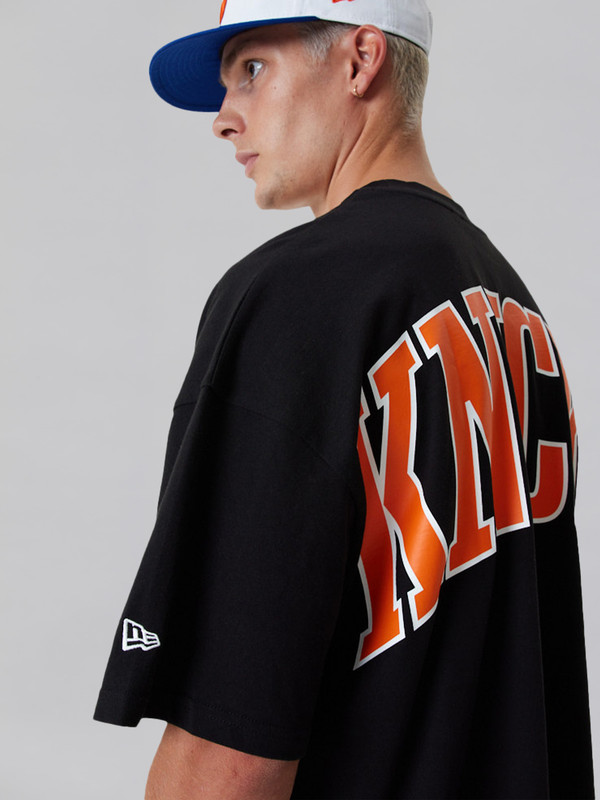 NBA - New York Knicks New York Knicks NBA Infill Logo Black Oversized T-Shirt (3)