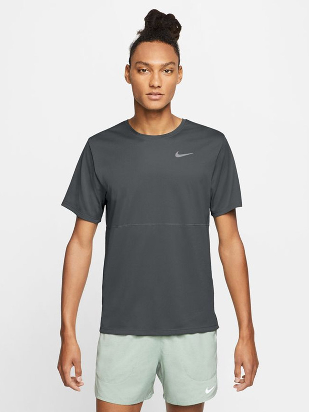 Nike Men Grey Breathe Round Neck Solid T-Shirts (4)
