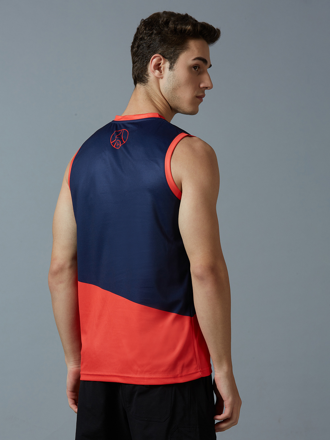 Paris Saint-Germain Men Navy Blue and Red Printed Colorblocked V-Neck Polyester Vest (4)