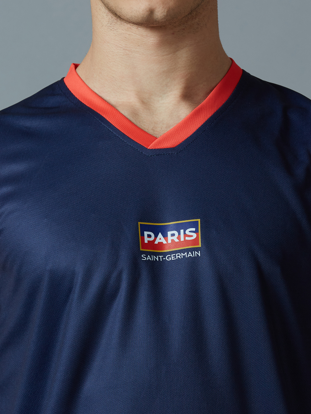 Paris Saint-Germain Men Navy Blue and Red Printed Colorblocked V-Neck Polyester Vest (5)